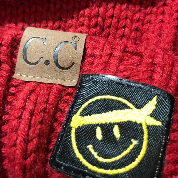 NWT C.C exclusives pom beanie hat - Picture 4 of 7